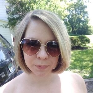 Meet your Posher, Raquel